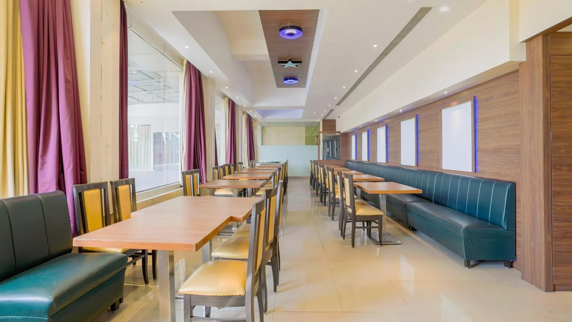 Hotel Aerotech Plaza New Delhi